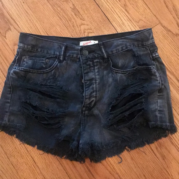 Distressed black jean shorts - Picture 1 of 6